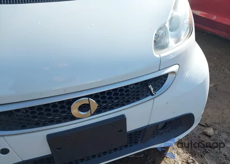 2013 Smart Fortwo Passion z USA, uszkodzony, nr VIN WMEEK3BAXDK582630